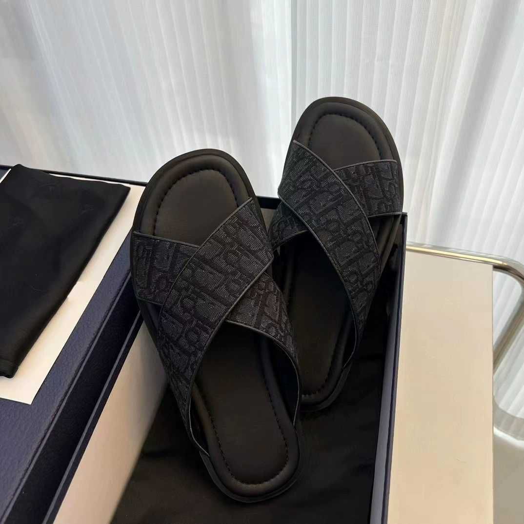 Тапочки Dior на заказ