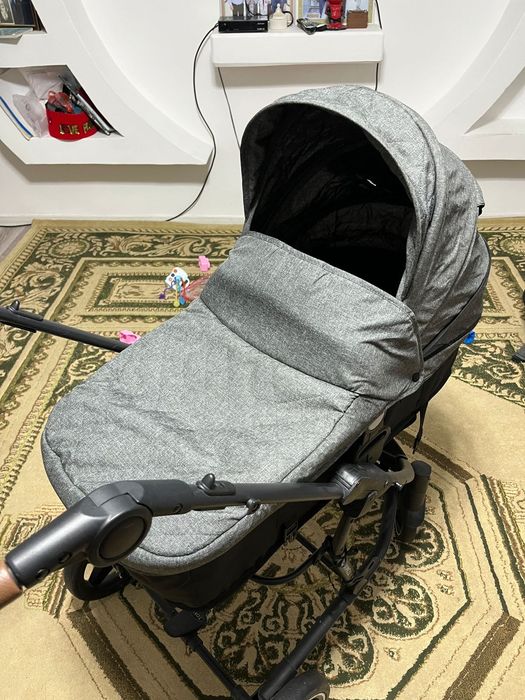 Продается коляска 2в1