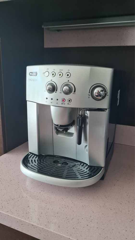 Кафемашина DeLonghi