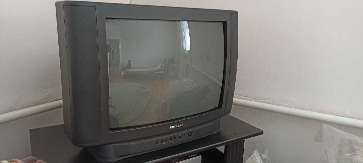 Телевизор Samsung б/у 54 диагональ