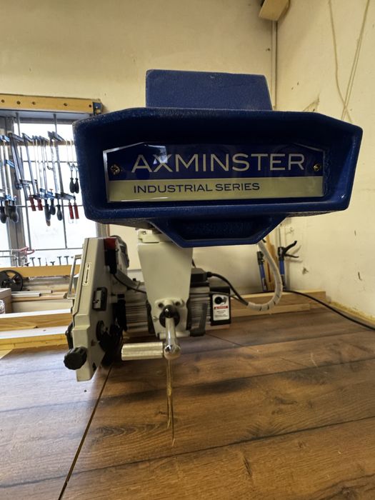 Circular radial AXMINSTER industrial