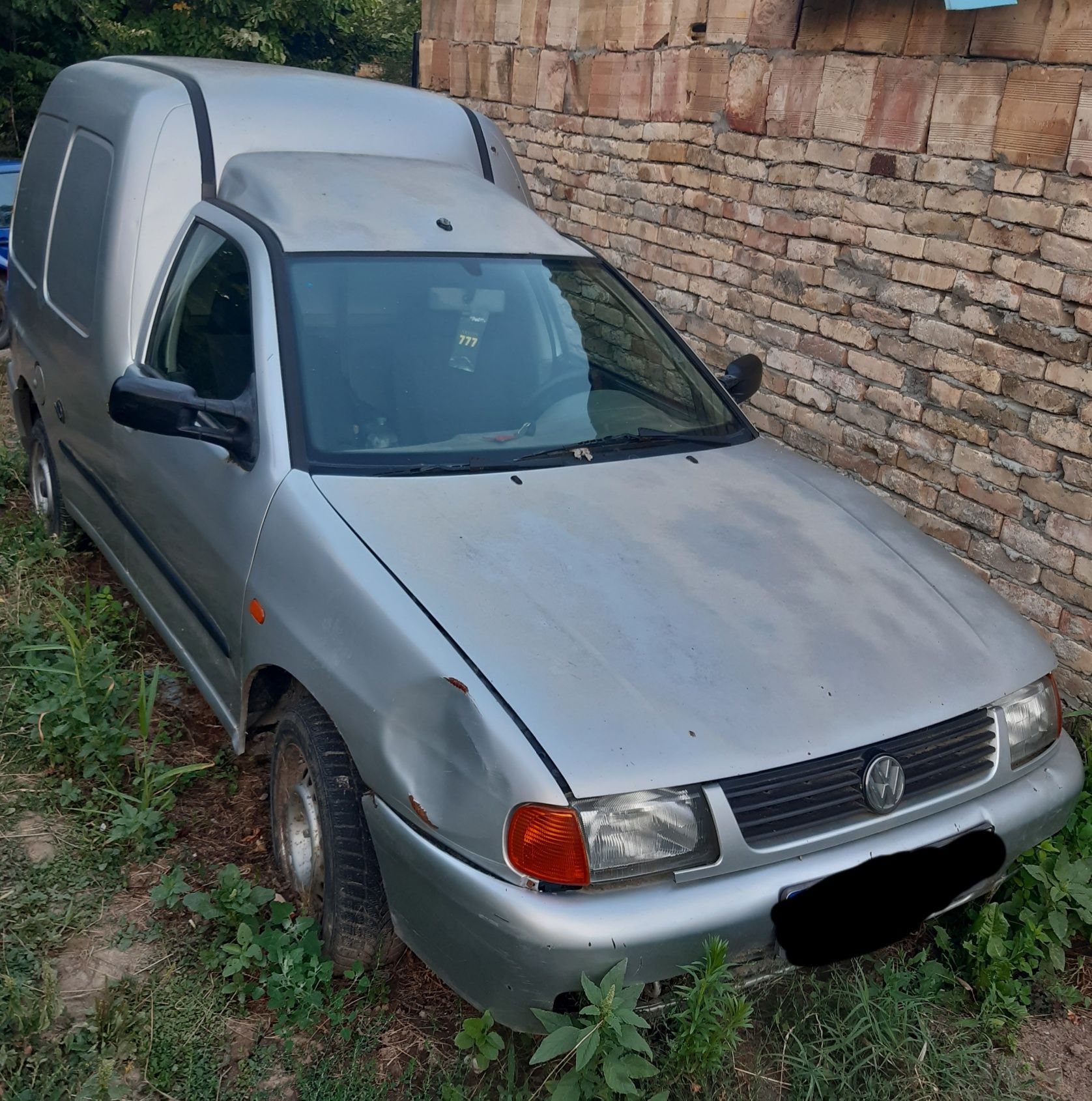 VW Caddy не на части