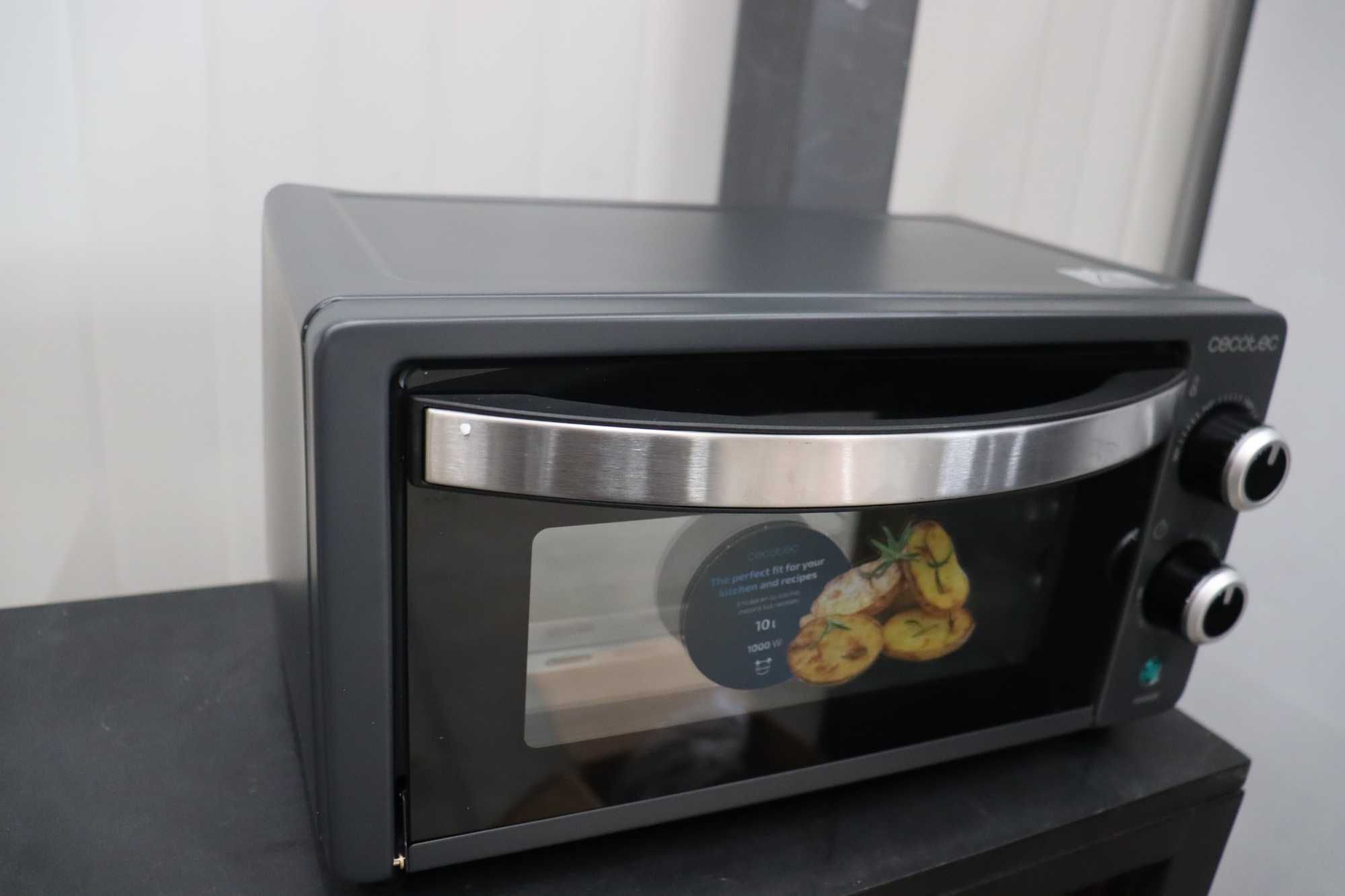 Cecotec Bake&Toast 1090 Черна настолна фурна 10L 1000W, лек ДЕФЕКТ