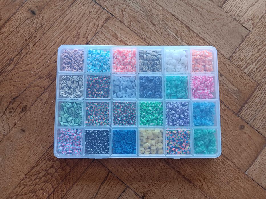 Мъниста за правене на гривни, гердани и други.