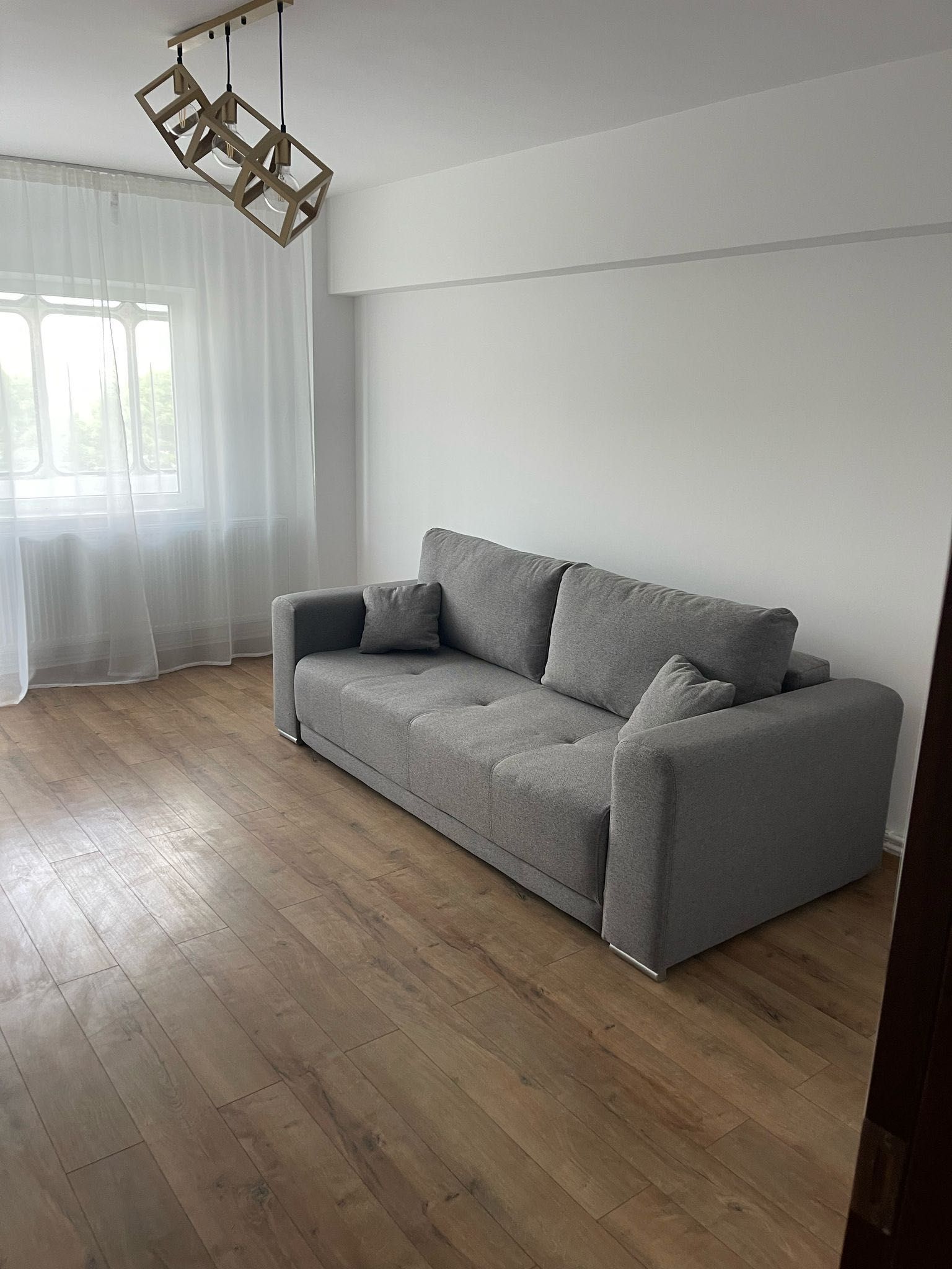 Inchiriez apartament 2 camere Falticeni zona centrala