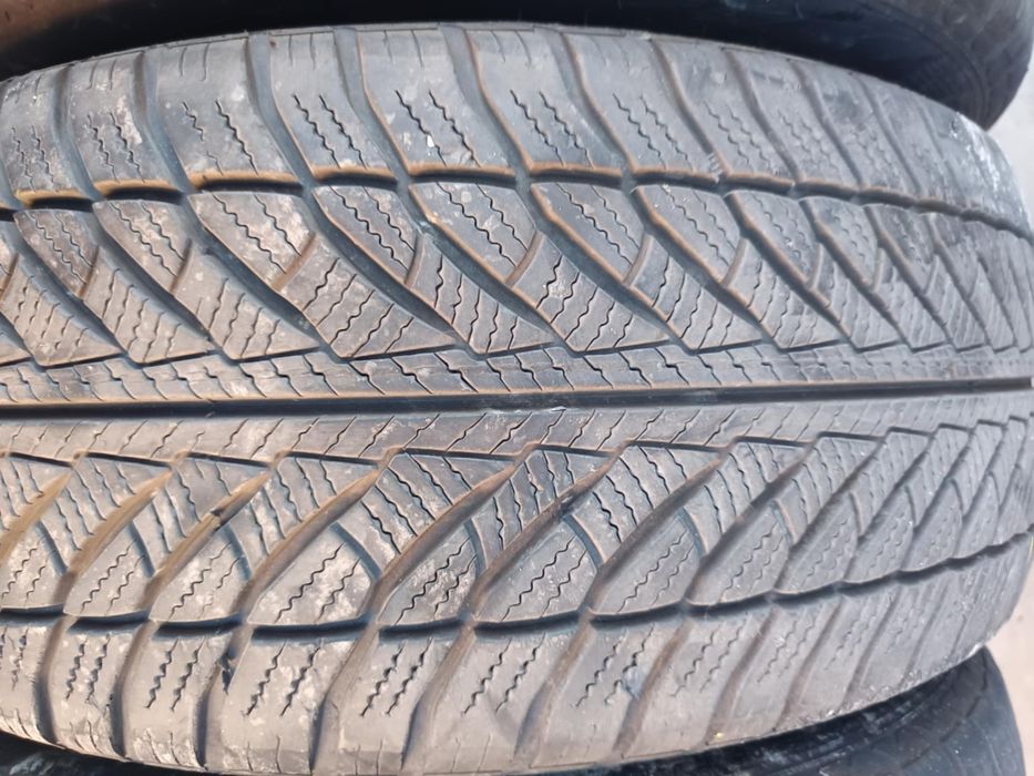 245/45/19 4ри броя GoogYear Ultragrip 8.Гумите са в много добро състоя