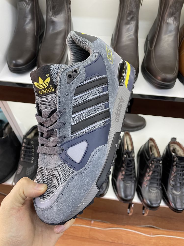 Новые Кроссовки Adidas (адидас) zx 700
