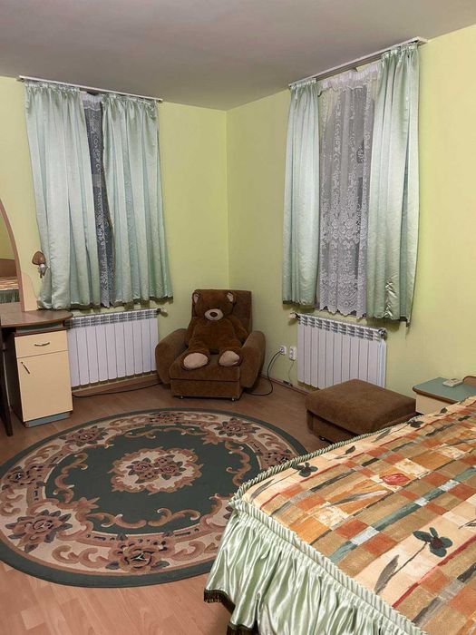 1845 - Продава се Масивна къща с двор в кв. Варош.