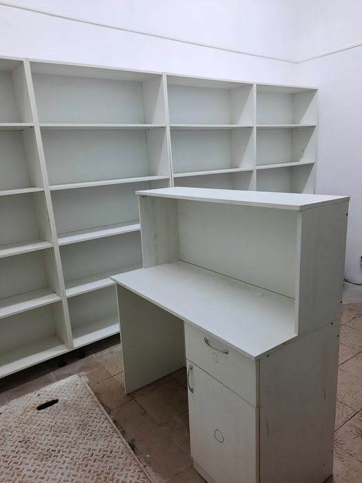 Новые Витрины,стеллажи,полки,эконом панель,торговое и офисная мебель р