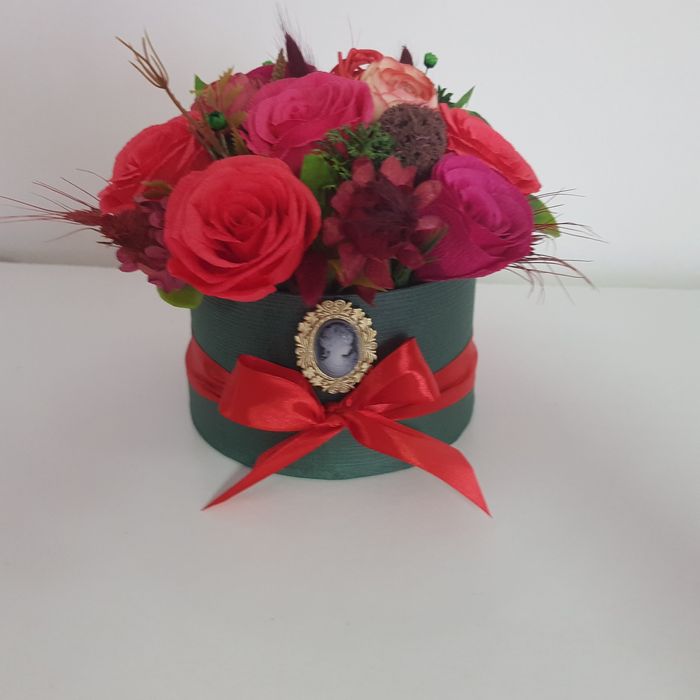 Aranjamente florale, cutii cu flori, rame decorate