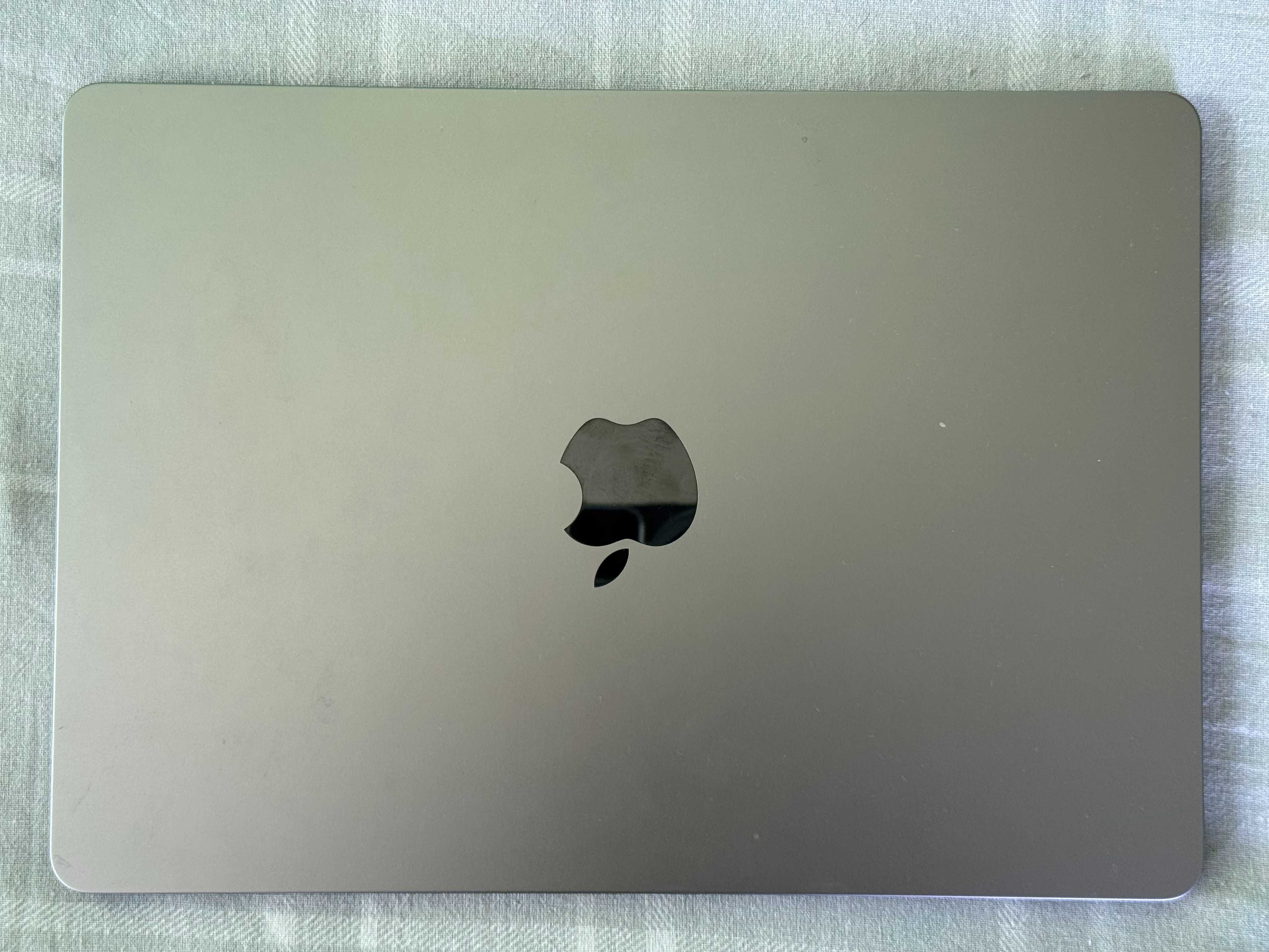 Macbook M2, 2022, 14", 8GB RAM, 256GB