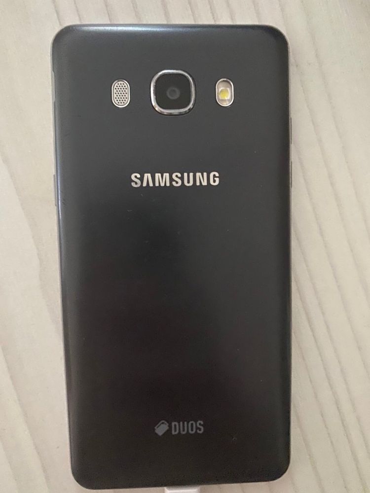 Vând Samsung galaxy j5 2016