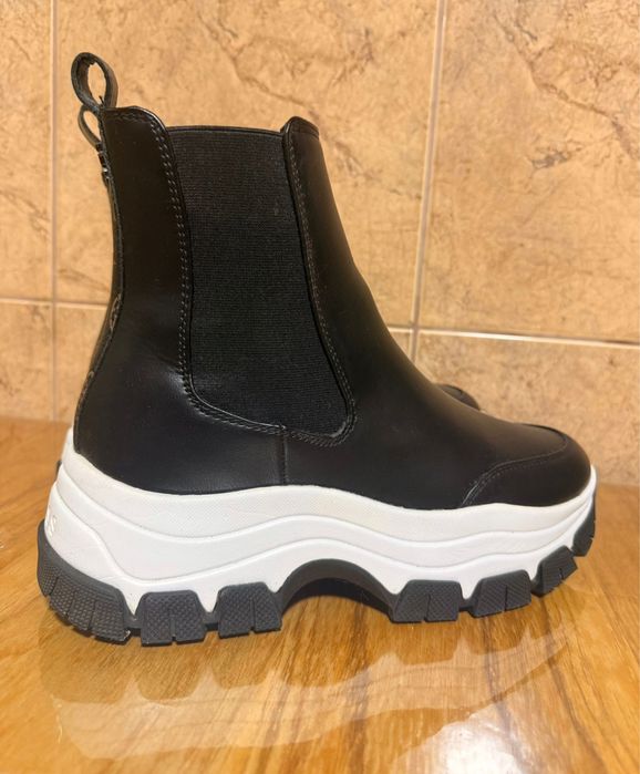 Ghete Guess, marimea 40