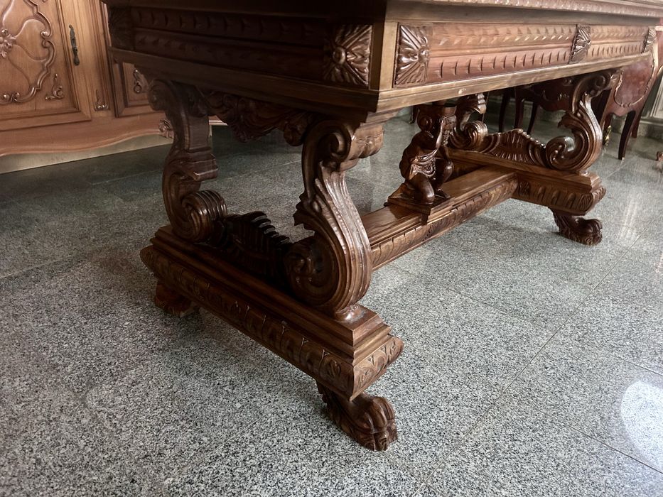 Birou din lemn masiv de nuc