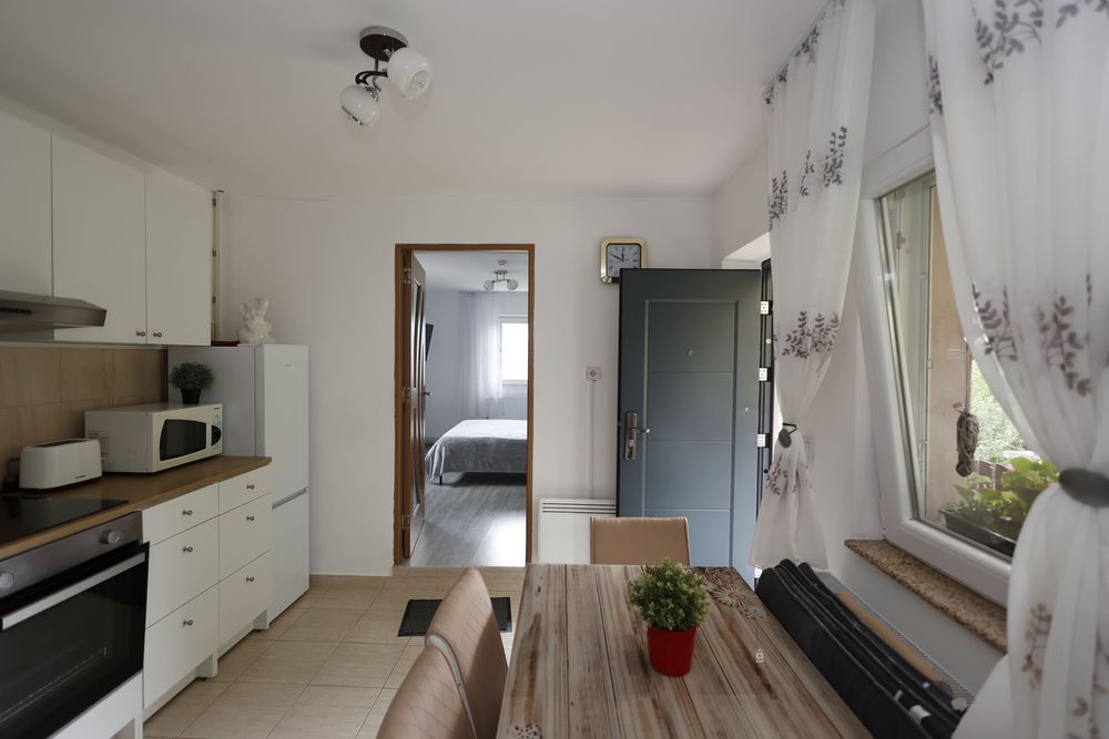 Cabana de inchiriat Lugasu de Jos -Bihor zona linistita- Ciubar inclus