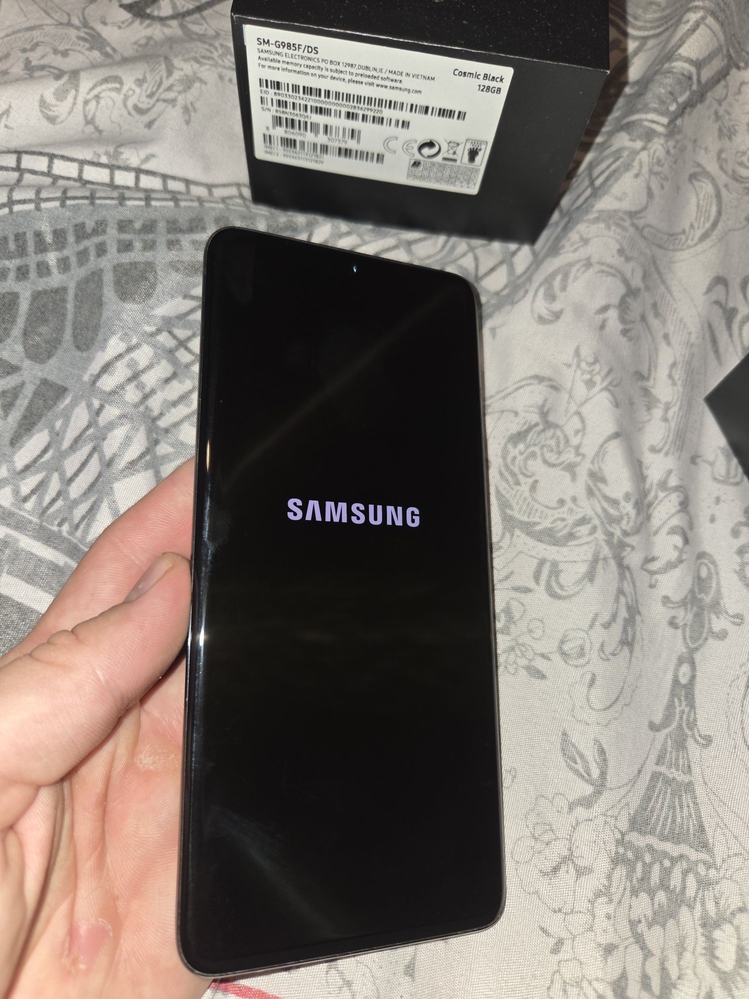 Смартфон Samsung S20+