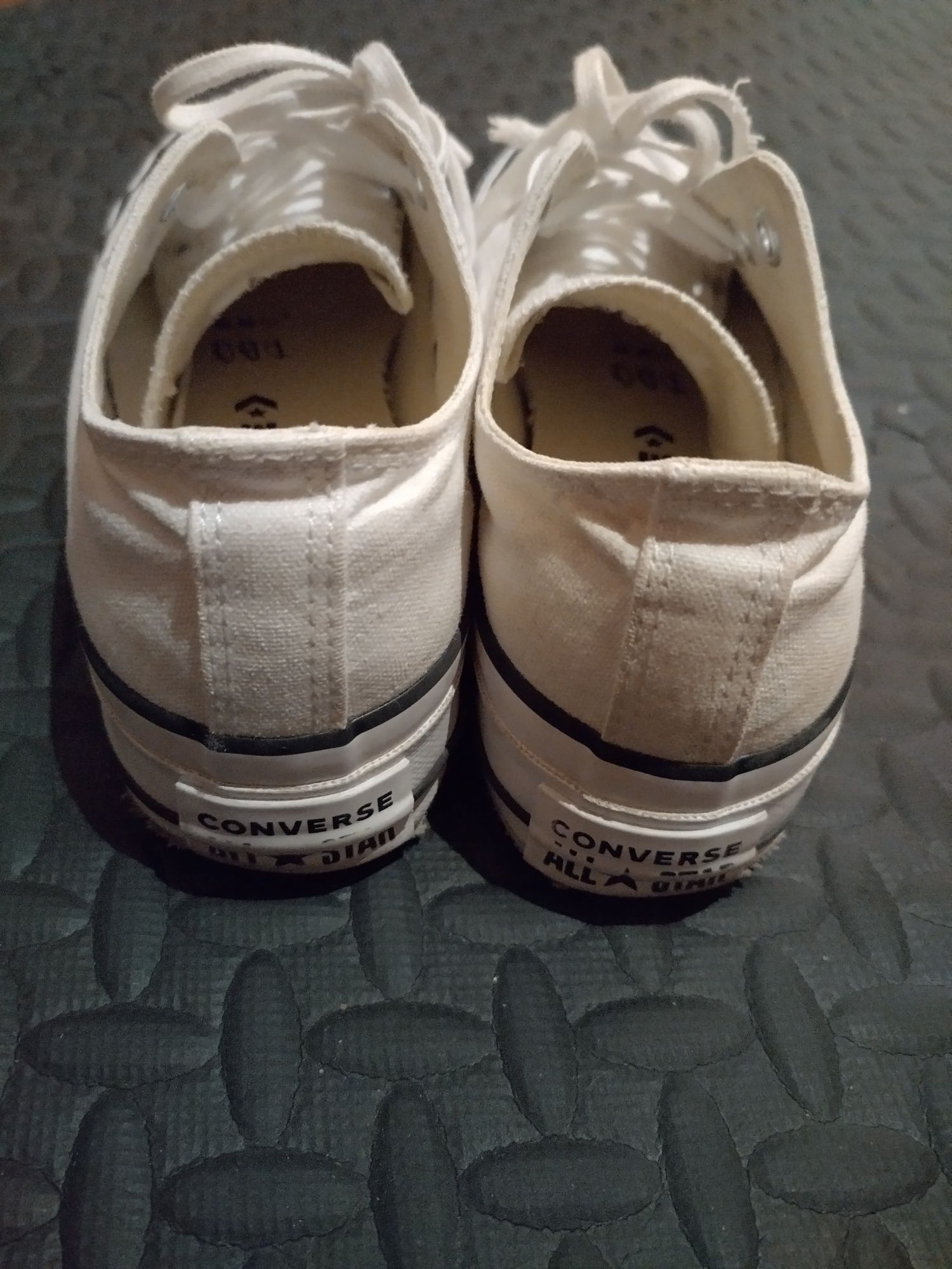 Оригинални кецове на платформа Converse Chuck Taylor