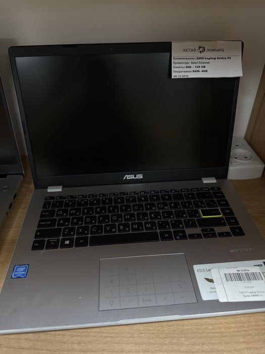Asus Laptop Series 64 intel celeron SSD 128gb RAM 4gb
