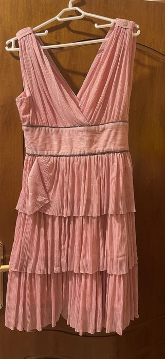 Елегантна розова рокля