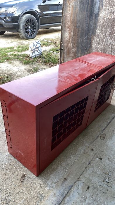 Пожарный щит закрытый навесной