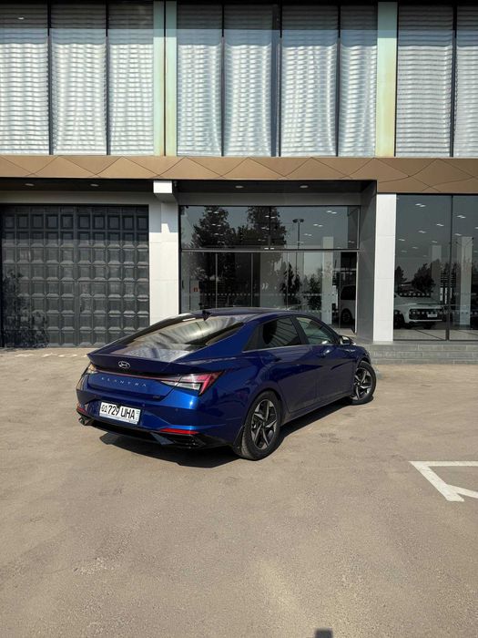 Hyundai Elantra Luxe 2021