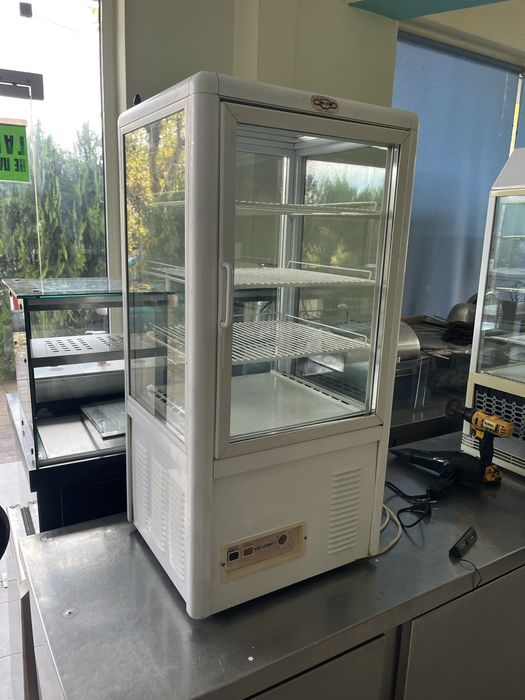 Хладилна витрина хладилна