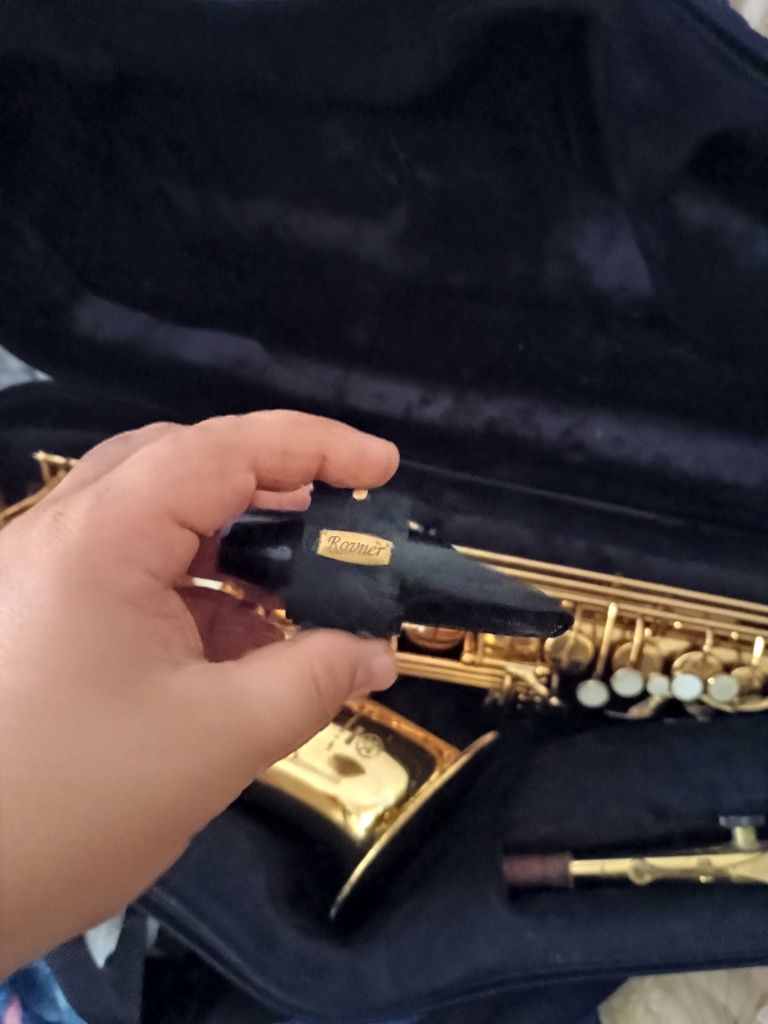 Vând Saxofon Yamaha yas-280