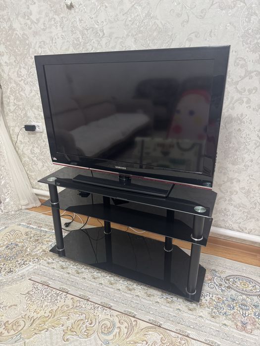 Телевизор в хорошем состояние 50 диюм