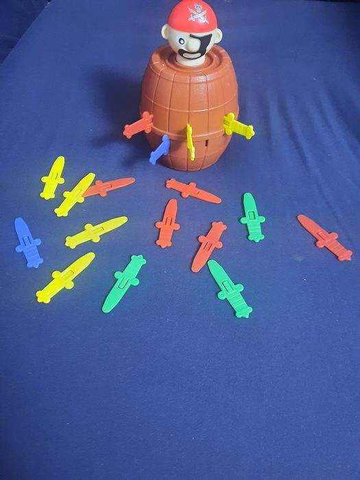 Jucarie butoi pirat de copil