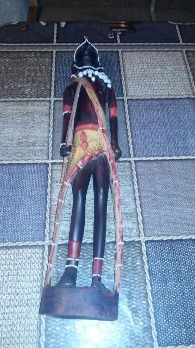 Statuie din lemn din Africa