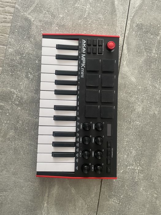 MIDI-клавиатура AKAI MPK Mini MKIII Black-Red