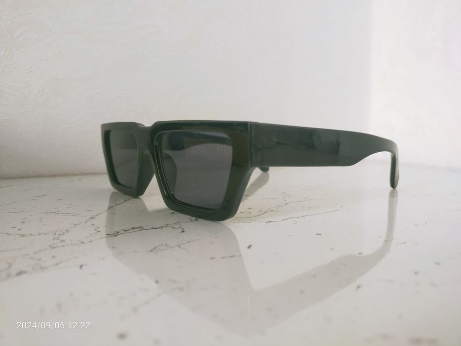 Очки солнцезащитные