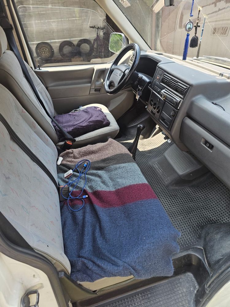 Vw transporter 8+1, motor 1.9 TDI, unic proprietar in Romania