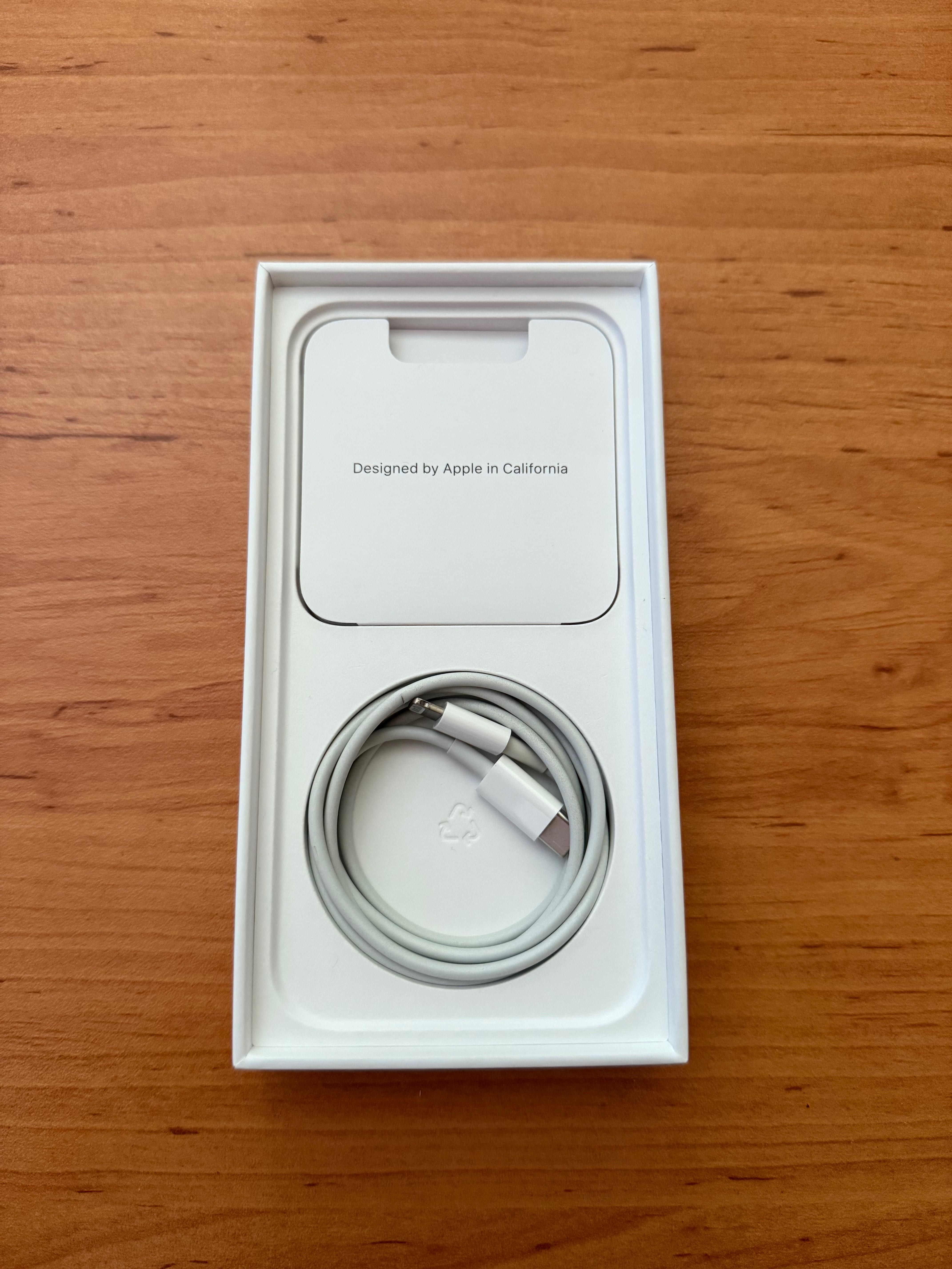 iPhone 13 Green 128gb + 20W Power Adapter USB-C