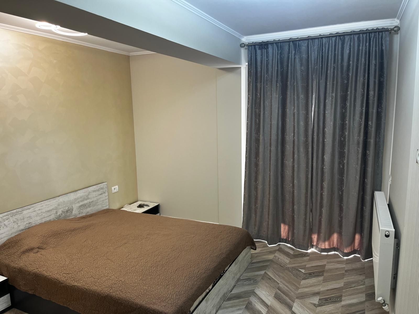 Apartament nou de închiriat/ Palazu Mare