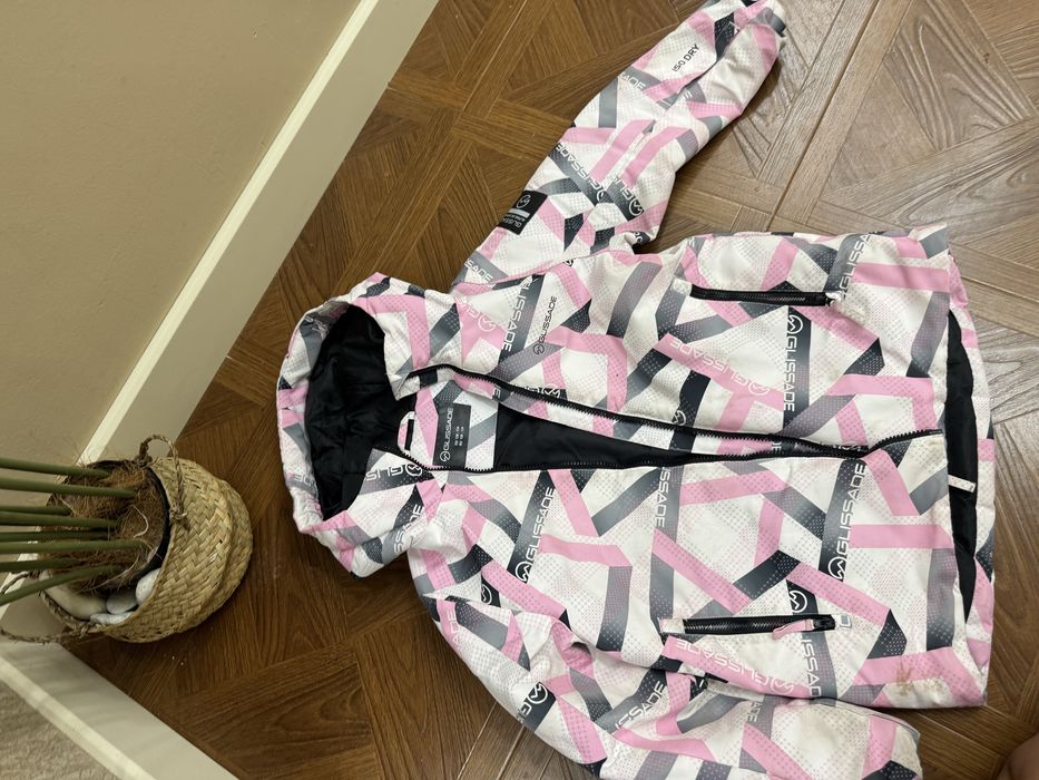 Куртка детская 5-7 лет розовая магазин спортмастер в новом сотоянии 5-