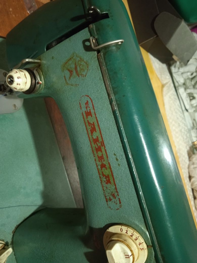 Продам Швейную машинку