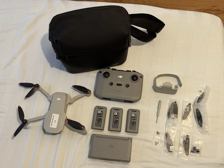 Drona DJI Mini 2 4K Fly More Combo