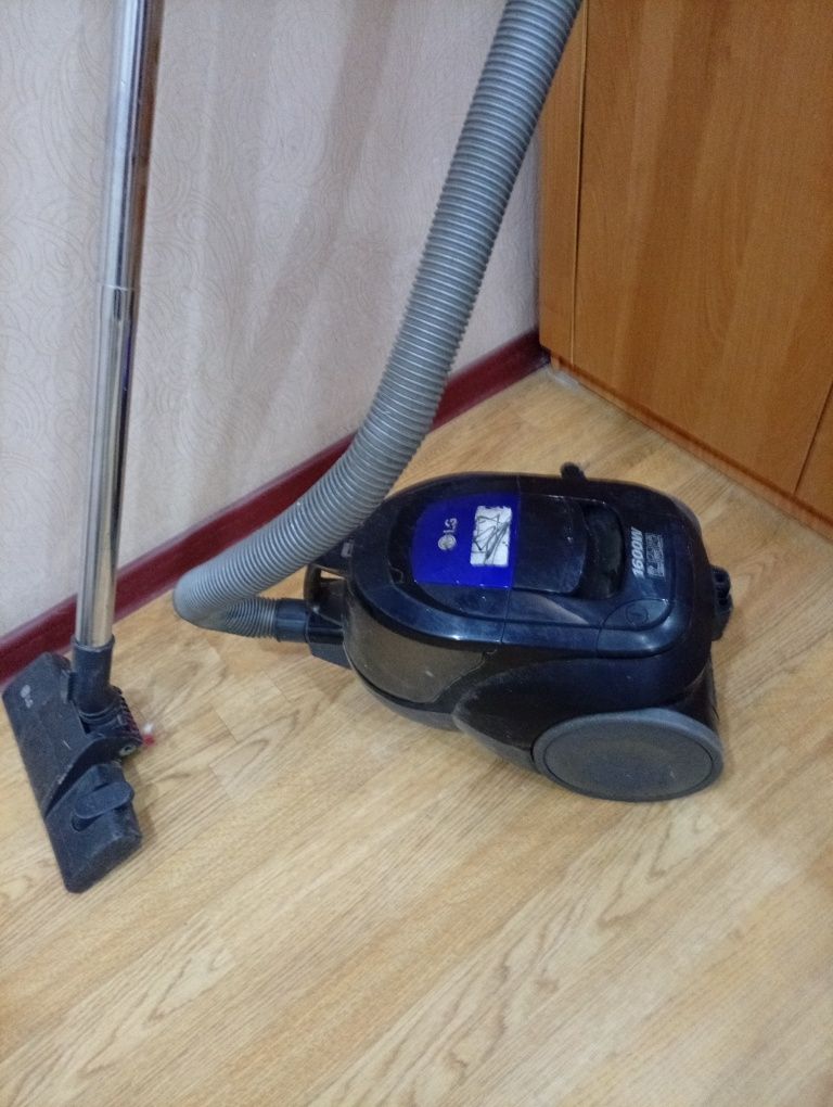 Продам пылесосы б/у