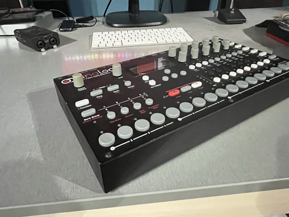 Elektron analog FOUR MK1 4 Voice Analog Synthesizer