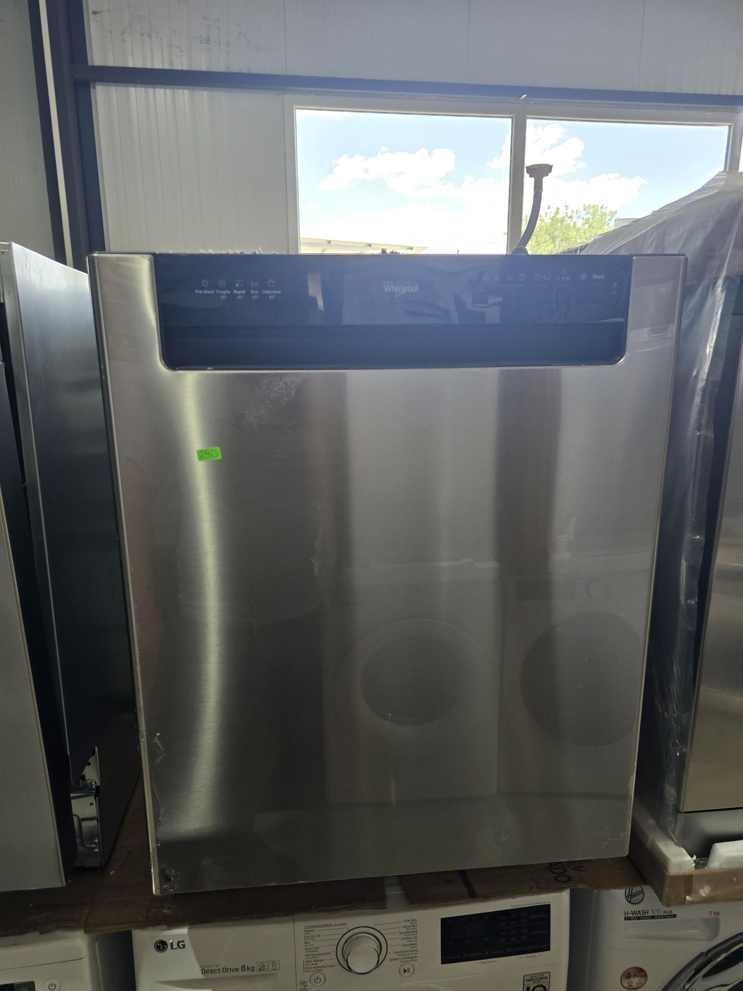 Съдомиялна за под плот Whirlpool 13 комплекта