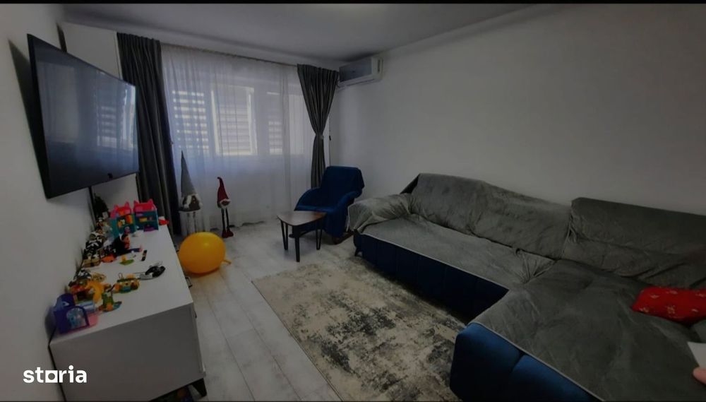 De Vanzare Apartament cu 4 camere zona Vidin