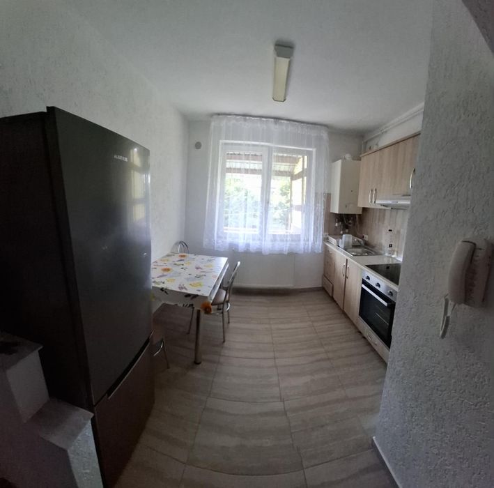 Închiriez apartament spațios și luminos – Micro 14, vis-a-vis de mall