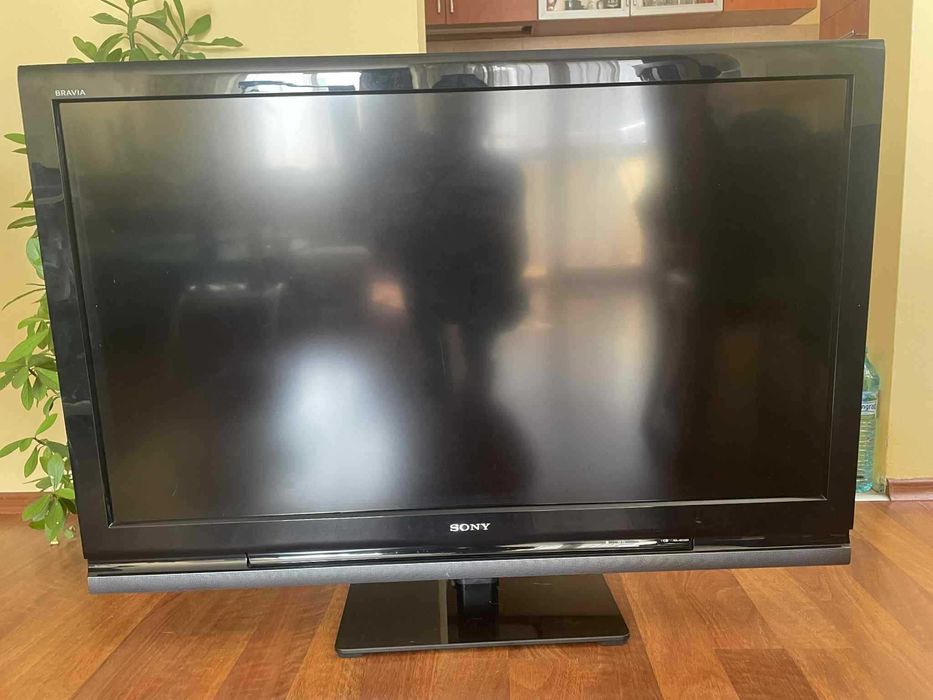 Телевизор - Sony Bravia - KDL-46v4000 - 46 инча, перфектно състояние.