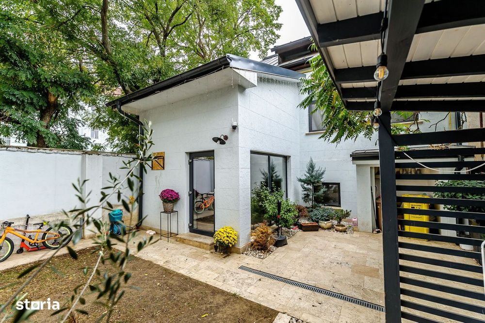 Apartament tip casa, cu gradina proprie, in zona centrala a Aradului