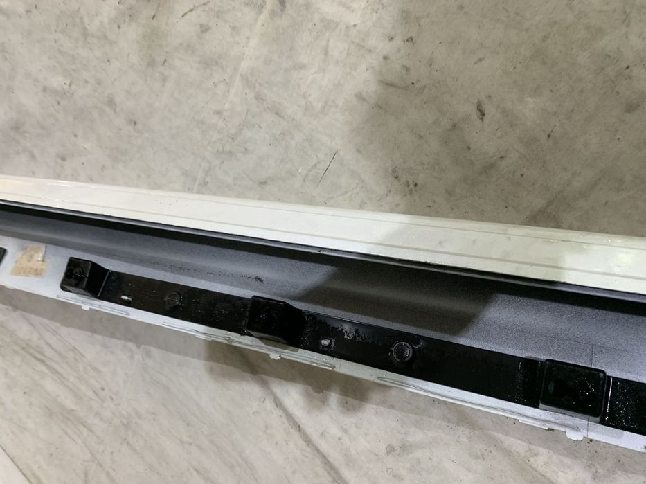 Prag dreapta Volvo XC90, 2015, 2016, 2017, 2018, 2019, 2020, 2021, 2022, cod origine OE 31672371.