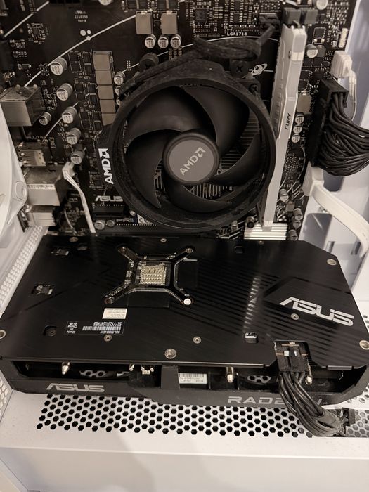 Pc Gaming RX 6600 8GB/ Ryzen 5 8400f / 16 Gb Ram DDR 5