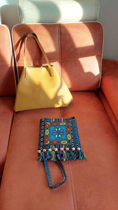 Genti pentru Femei si vaza murano si curea