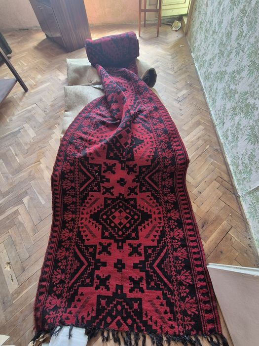Стари килими и постелката ,черги