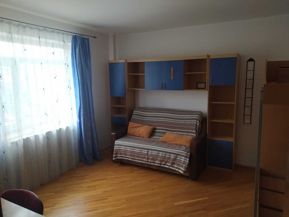 Apartament cu 3 camere de inchiriat